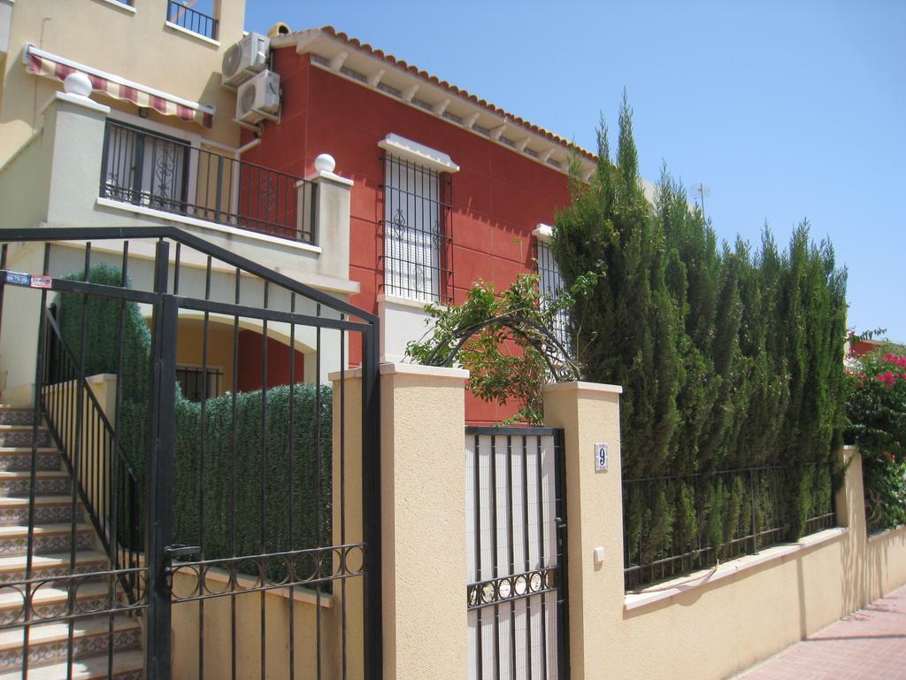 Bungalow Altos de la Bahia Torrevieja Habitación foto