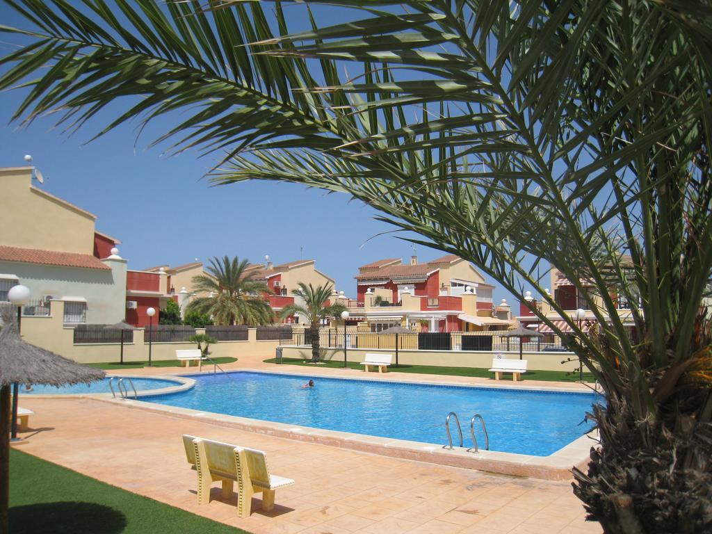 Bungalow Altos de la Bahia Torrevieja Habitación foto